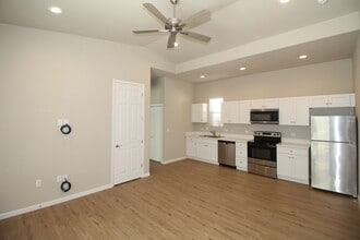 2343 N Arthur Ave in Fresno, CA - Building Photo - Building Photo