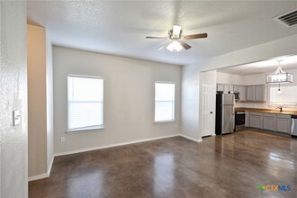 169 Rosedale Ave in New Braunfels, TX - Foto de edificio - Building Photo