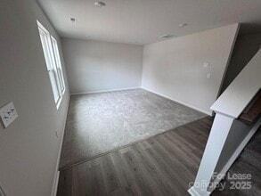 2328 Donnelly Hls Ln in Charlotte, NC - Building Photo - Building Photo