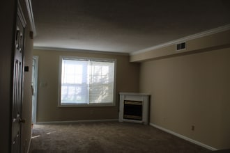 109 Oakmont Dr in Greenville, NC - Foto de edificio - Building Photo
