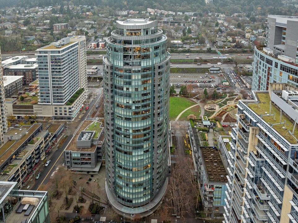 3601 S River Pkwy in Portland, OR - Foto de edificio