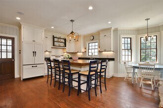 6 Summit Ave in Larchmont, NY - Building Photo - Building Photo