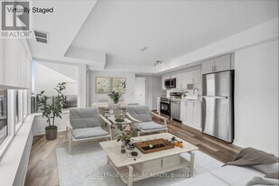 1480 Bayly St in Pickering, ON - Building Photo