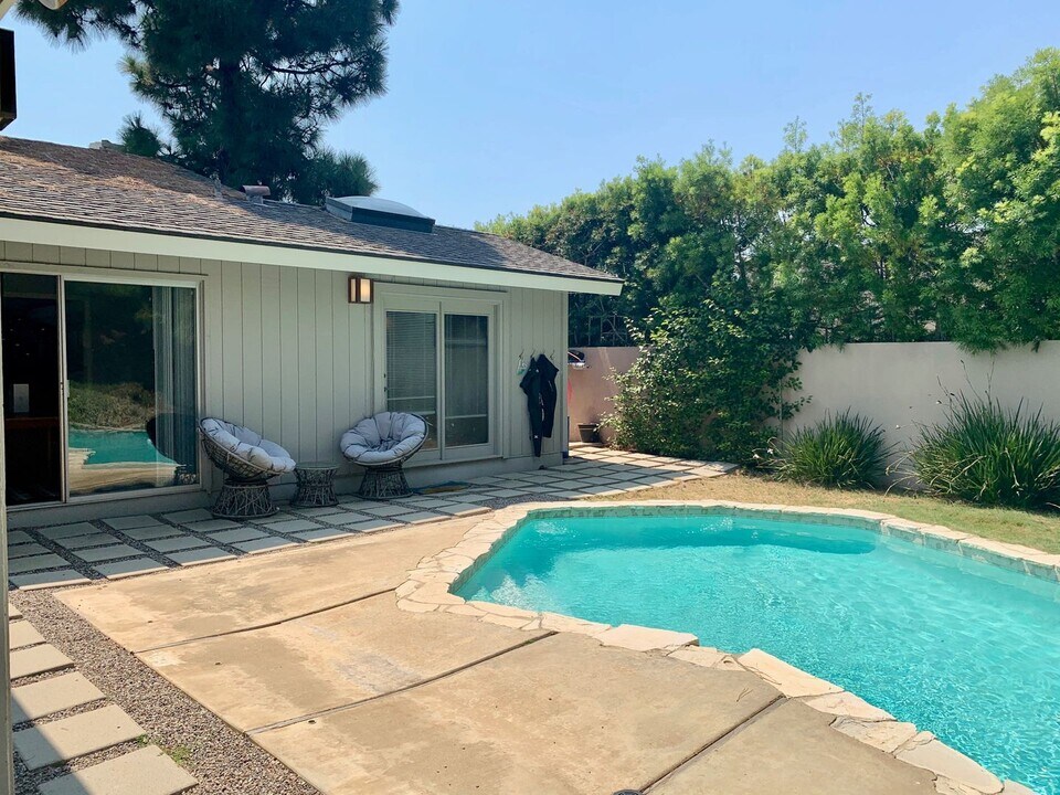 2744 Inverness Ct in San Diego, CA - Building Photo