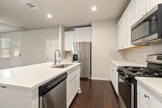 5314 Golden Canary Ln in Austin, TX - Building Photo - Building Photo