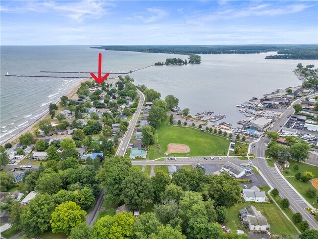 7594 2nd St in Sodus Point, NY - Building Photo - Building Photo