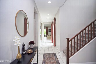 947 E Ladbroke Way in Gilbert, AZ - Foto de edificio - Building Photo