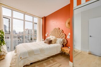 1050 Smithe St in Vancouver, BC - Building Photo - Building Photo