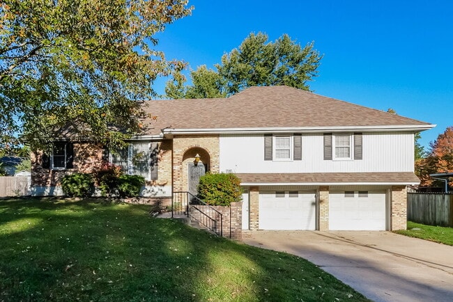 property at 716 N Choctaw Ave