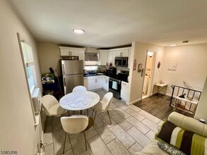 201 E 9th St in Plainfield, NJ - Foto de edificio - Building Photo