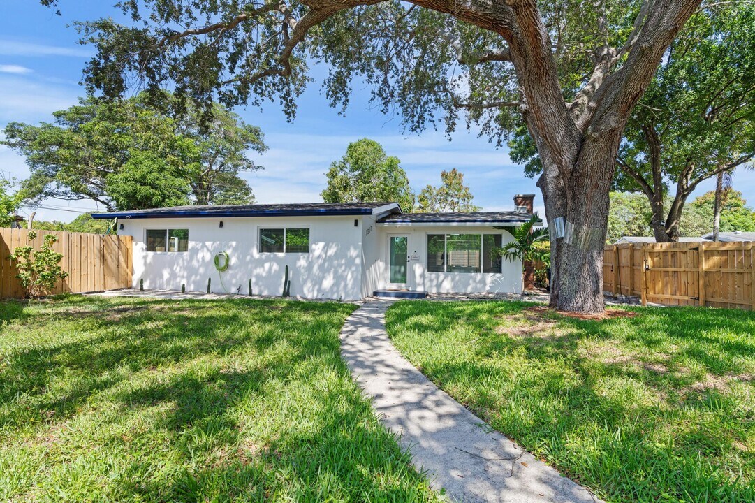1517 NW 12th Ave in Fort Lauderdale, FL - Building Photo