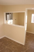408 Hayslett Ave in Bakersfield, CA - Building Photo - Building Photo