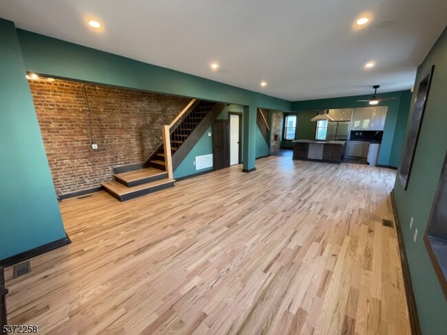 44 Prince St in Elizabeth, NJ - Building Photo - Building Photo