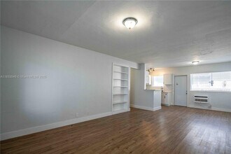 6871 Abbott Ave in Miami Beach, FL - Building Photo - Building Photo