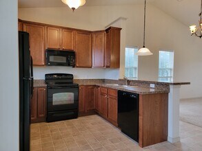 1942 Shady Oak Dr in Mount Joy, PA - Building Photo - Building Photo