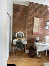 315 Beacon St, Unit 8 in Boston, MA - Building Photo - Building Photo