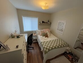 217 Collingwood St in Kingston, ON - Building Photo - Building Photo