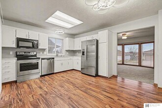 11617 S 205th St in Gretna, NE - Foto de edificio - Building Photo