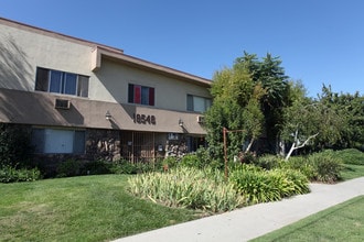 18546 Clark St in Tarzana, CA - Building Photo - Building Photo