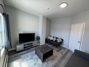 1172 Summit Ave in Jersey City, NJ - Building Photo - Building Photo