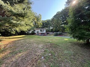 8 Abbott Dr in Jefferson, NJ - Building Photo - Building Photo