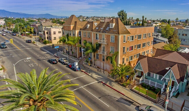 Soto Rose Apartments