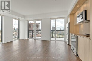 30 Inn On The Pk Dr in Toronto, ON - Building Photo