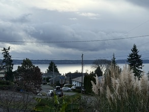 20930 2nd Ave S in Des Moines, WA - Foto de edificio - Building Photo