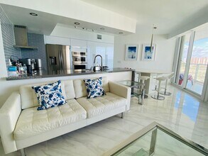 16445 Collins Ave in Sunny Isles Beach, FL - Building Photo - Building Photo