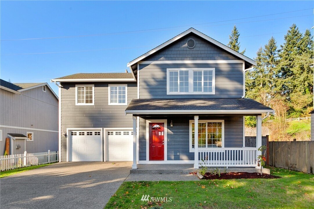 5327 64th St W in Tacoma, WA - Building Photo