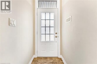 115 S Creek Dr in Kitchener, ON - Building Photo - Building Photo