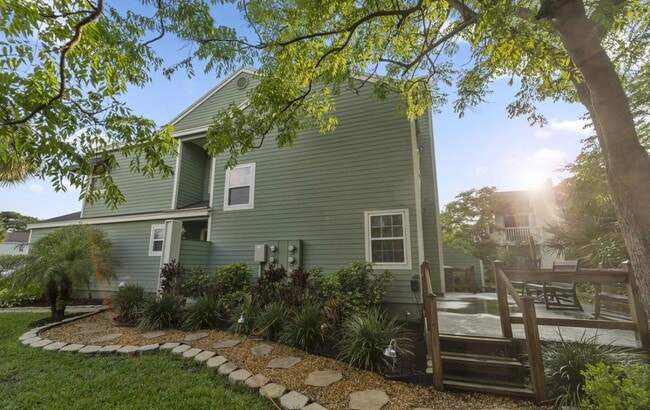 1442 Spindrift Cir E in Neptune Beach, FL - Building Photo - Building Photo