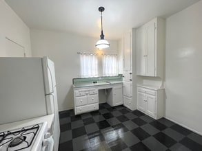 635 E 9th St in Long Beach, CA - Building Photo - Building Photo