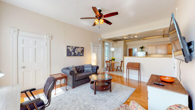 2164 5th Ave, Unit Apt 1F in Troy, NY - Building Photo - Building Photo