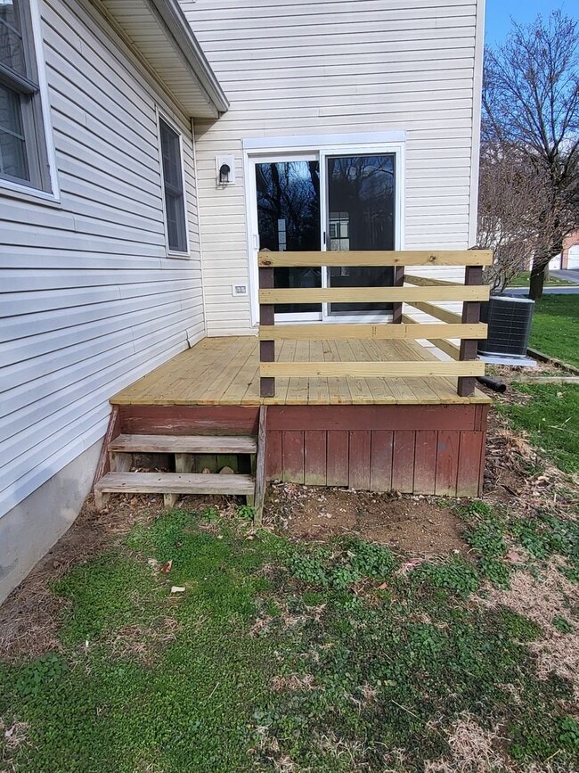 446 Crosswinds Dr in Lititz, PA - Building Photo - Building Photo