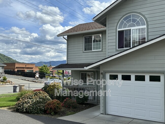 property at 2176 NW Hawthorne Ave