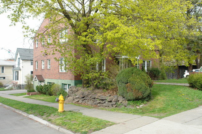 1528 W 6th Ave in Spokane, WA - Foto de edificio - Building Photo