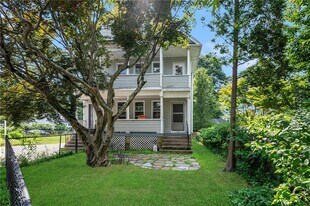 137 Fair St in Warwick, RI - Building Photo