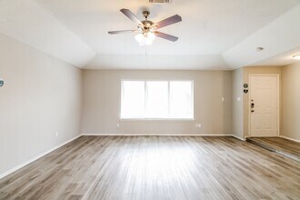 1206 Cable Way in Crosby, TX - Building Photo - Building Photo