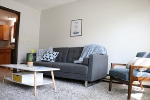 411 Parker St in Warsaw, IN - Building Photo