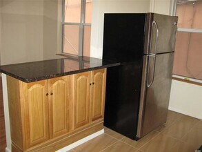 21-07 38th St-Unit -1R in Queens, NY - Building Photo - Building Photo