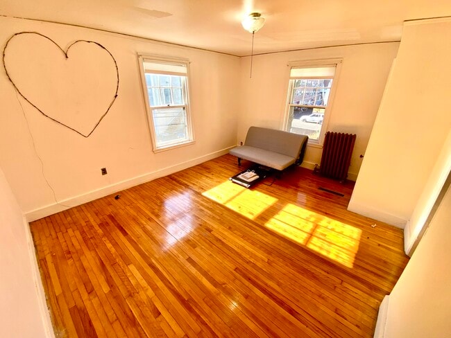 4 Avalon Pl, Unit 2 in Worcester, MA - Foto de edificio - Building Photo