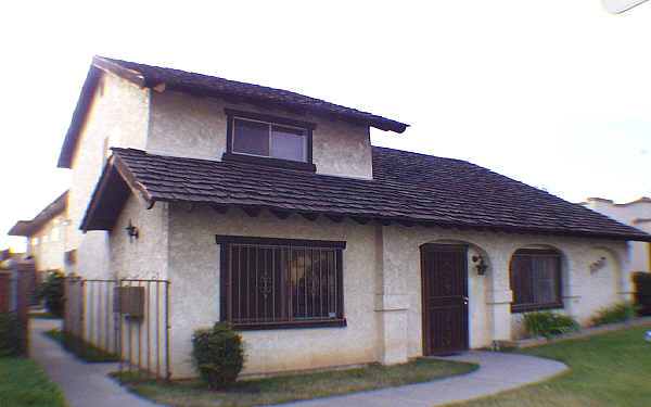 1717 S Atlantic Blvd in Alhambra, CA - Building Photo