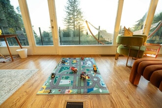 1072 Keeler Ave in Berkeley, CA - Foto de edificio - Building Photo