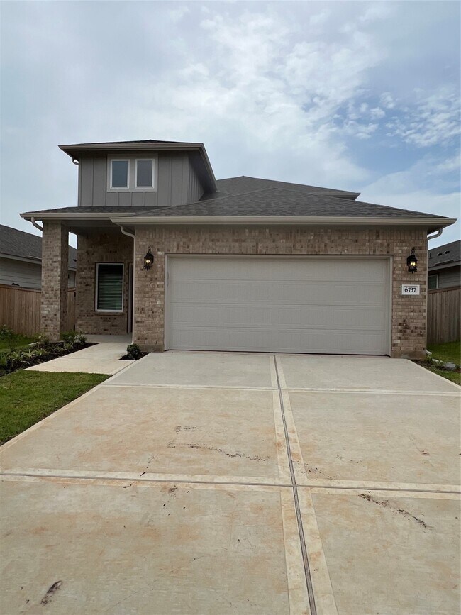 6737 Chinapkin Oak Ln in Conroe, TX - Foto de edificio - Building Photo