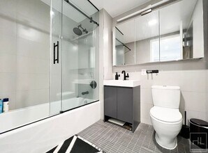 448 Broome St in New York, NY - Building Photo - Building Photo