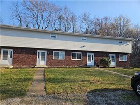 909 Chapel Rd in Monaca, PA - Building Photo