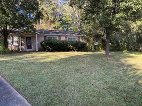 2311 Chestnut Log Pl in Lithia Springs, GA - Building Photo - Building Photo