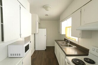 2307 N Catherwood Ave in Indianapolis, IN - Building Photo - Building Photo