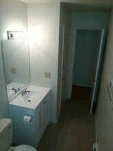 1205 Wall St, Unit 2 in Normal, IL - Foto de edificio - Building Photo